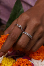 Load image into Gallery viewer, Timeless Blue  Beauty - Diamond Ring